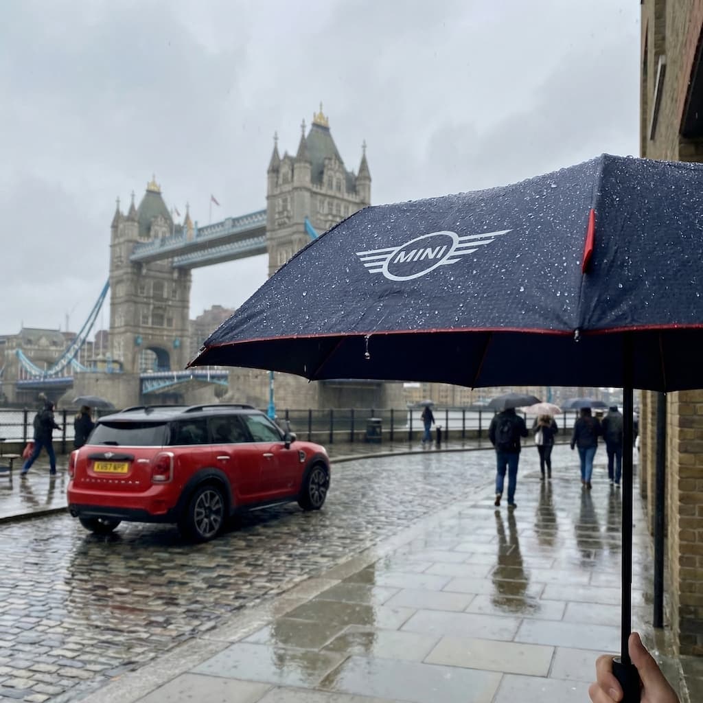 MINI Cooper Paraply - Kompakt hopfällbart märkestillbehör, Vindtät Automatisk öppning Svart MINI Ägarpresent