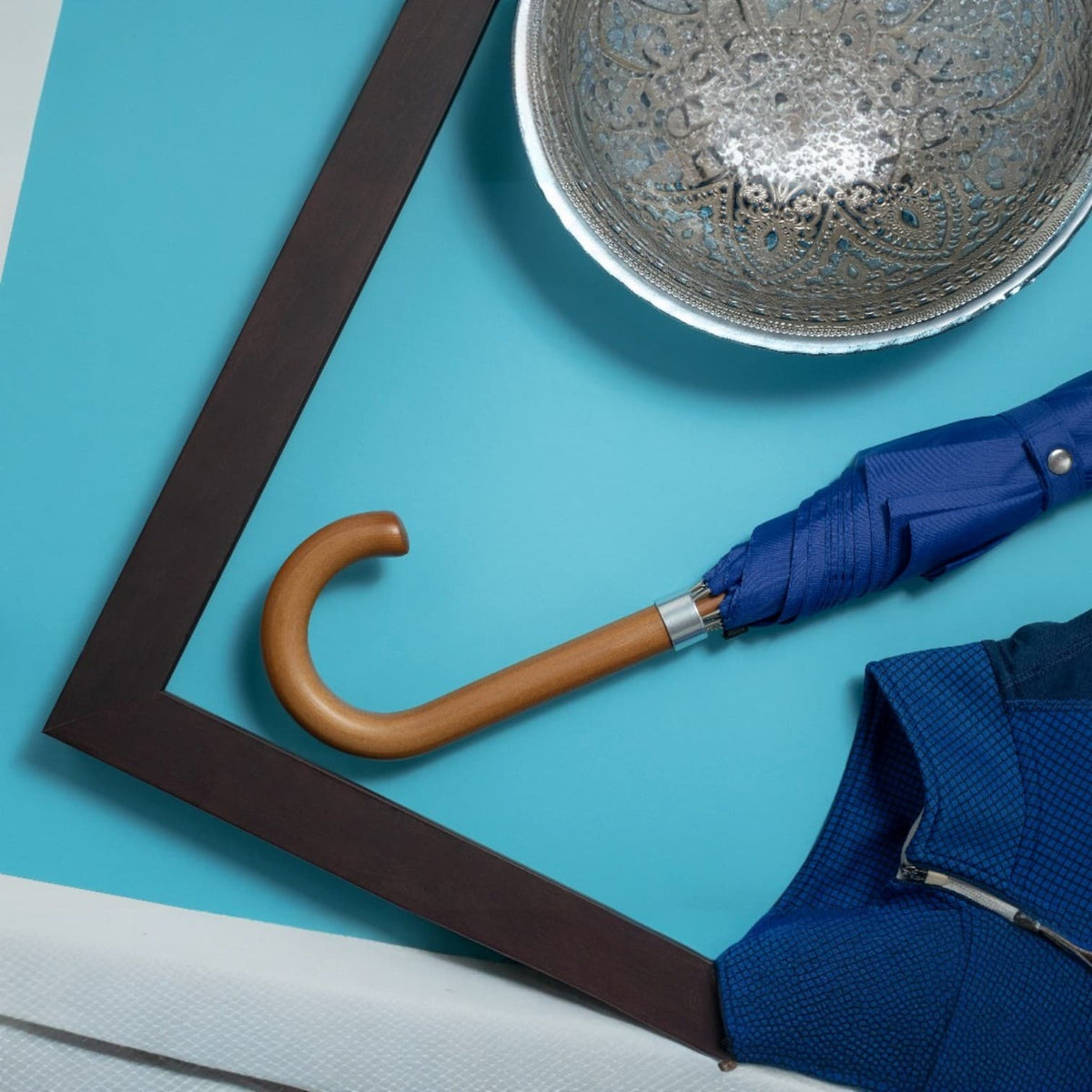Hidewise London Walking Umbrella Cobalt Blue — Wood Crook Handle, Windproof 8-Rib Auto-Open Stick Brolly Gift