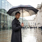 Parapluie coupe-vent automatique de luxe résistant anti-UV gris par Hidewise London